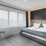 Oda ve Kahvaltı Parkhotel Braunau - 24 Stunden Self Check-in Braunau am Inn