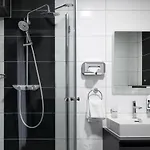 Parkhotel Braunau - 24 Stunden Self Check-in Oda ve Kahvaltı