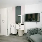 Parkhotel Braunau - 24 Stunden Self Check-in Oda ve Kahvaltı 4*