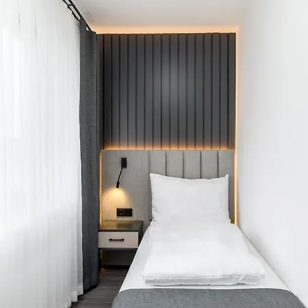 Parkhotel Braunau - 24 Stunden Self Check-in 因河畔布劳瑙