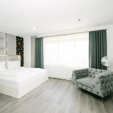 Alojamento de Acomodação e Pequeno-almoço Parkhotel Braunau - 24 Stunden Self Check-in 4*