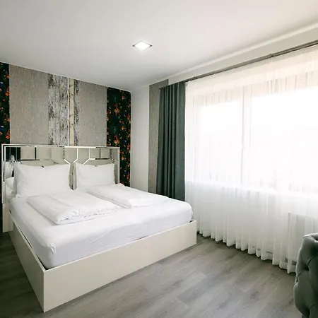 Bed & Breakfast Parkhotel Braunau - 24 Stunden Self Check-in