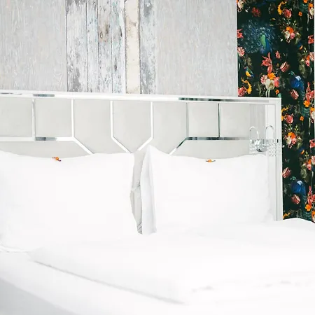Bed & Breakfast Parkhotel Braunau - 24 Stunden Self Check-in 4*