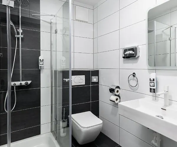 Parkhotel Braunau - 24 Stunden Self Check-in Oda ve Kahvaltı