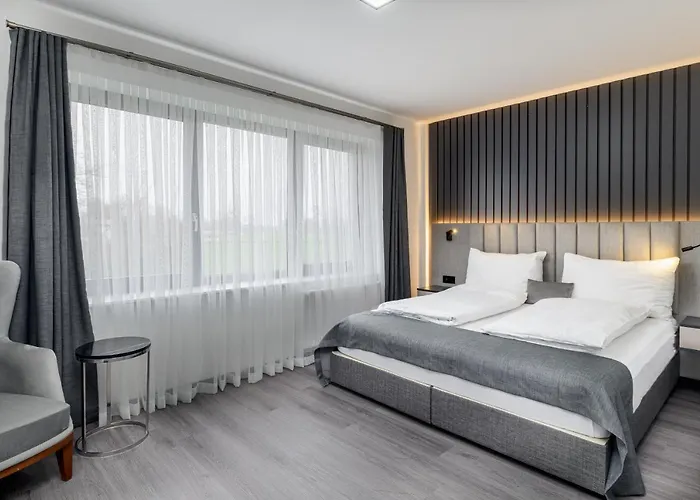 Oda ve Kahvaltı Parkhotel Braunau - 24 Stunden Self Check-in Braunau am Inn