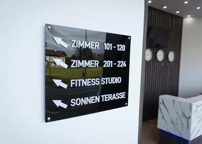 Parkhotel Braunau - 24 Stunden Self Check-in לינה וארוחת בוקר 4*