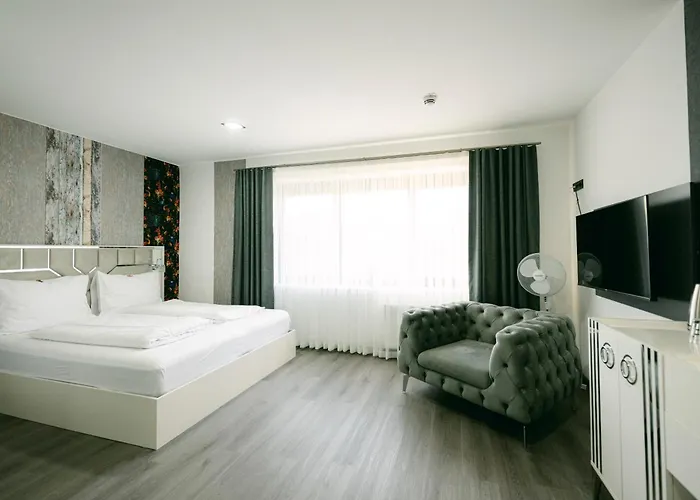 Parkhotel Braunau - 24 Stunden Self Check-in Oda ve Kahvaltı 4*