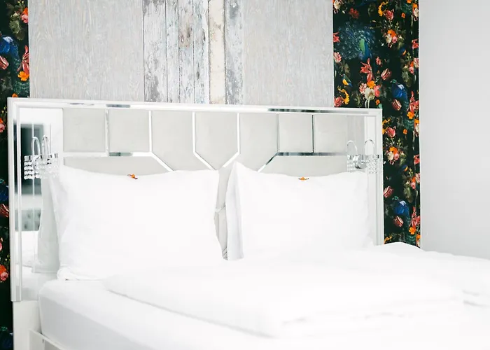 Oda ve Kahvaltı Parkhotel Braunau - 24 Stunden Self Check-in 4*