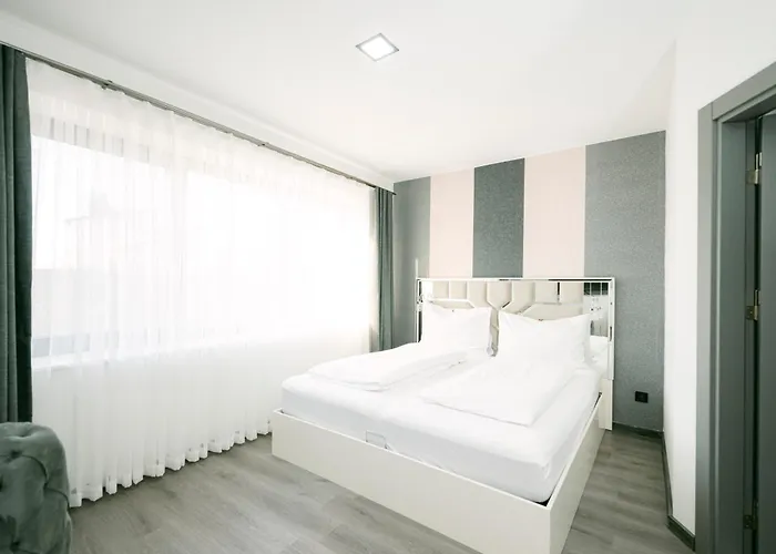 Oda ve Kahvaltı Parkhotel Braunau - 24 Stunden Self Check-in Braunau am Inn