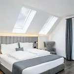 Parkhotel Braunau - 24 Stunden Self Check-in Bed & Breakfast 4*