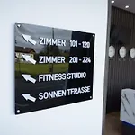 Parkhotel Braunau - 24 Stunden Self Check-in فندق مبيت وإفطار 4*