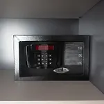 Parkhotel Braunau - 24 Stunden Self Check-in فندق مبيت وإفطار
