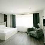 Parkhotel Braunau - 24 Stunden Self Check-in فندق مبيت وإفطار 4*