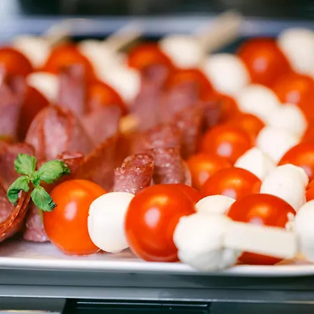 Parkhotel Braunau - 24 Stunden Self Check-in Bed and breakfast