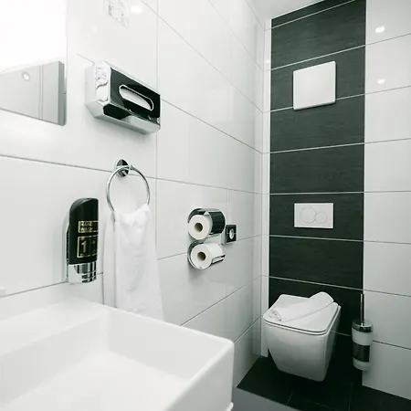 Bed and breakfast Parkhotel Braunau - 24 Stunden Self Check-in 4*