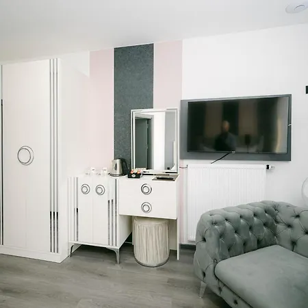 Parkhotel Braunau - 24 Stunden Self Check-in Bed and breakfast 4*