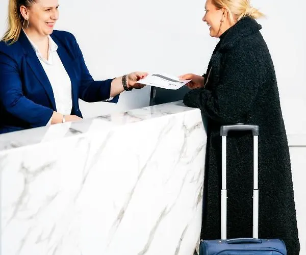 Parkhotel Braunau - 24 Stunden Self Check-in Oda ve Kahvaltı